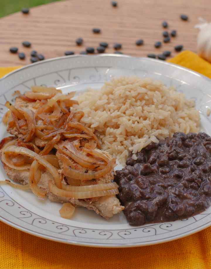 Top 8 quantas calorias tem um prato de arroz feijão é frango 2022